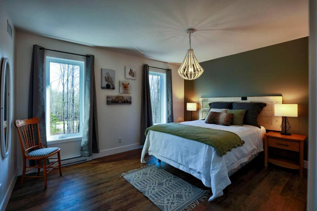 Chalet Woodpecker Lodge - Chaleureux Avec Foyer. Orford Екстериор снимка