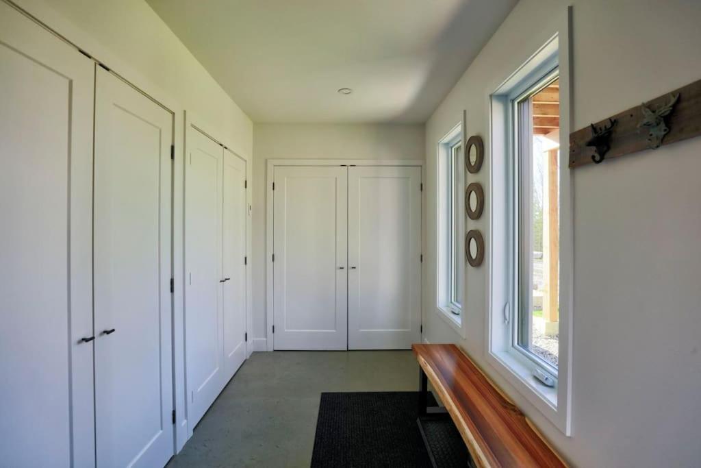 Chalet Woodpecker Lodge - Chaleureux Avec Foyer. Orford Екстериор снимка