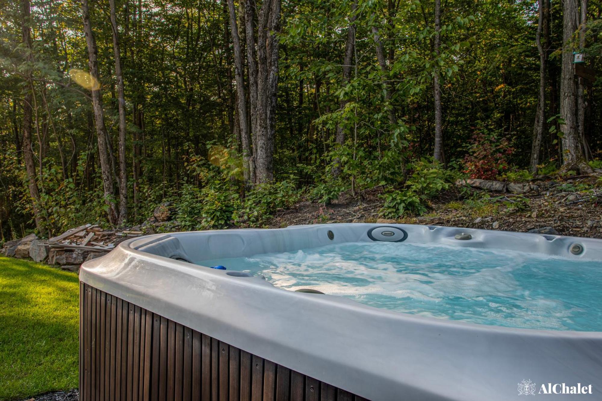 Chalet Woodpecker Lodge - Chaleureux Avec Foyer. Orford Екстериор снимка